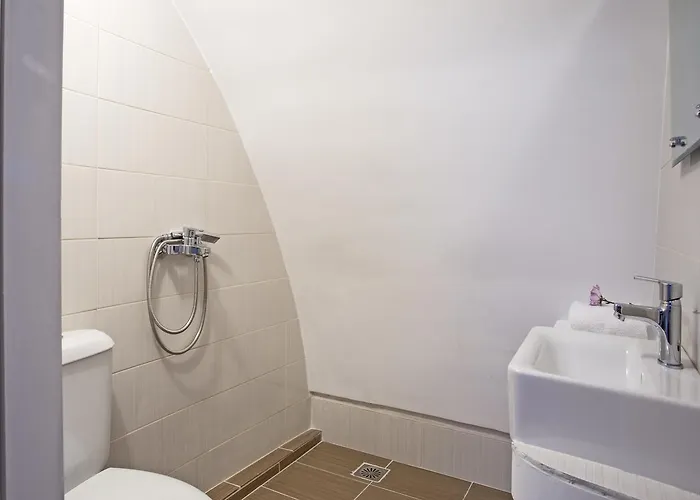 Birds With Heated Pool - Including Car And Breakfast Hotel apartamentowy