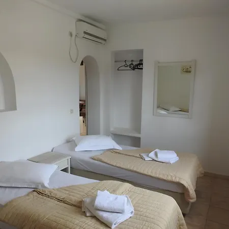 Birds With Heated Pool - Including Car And Breakfast Lägenhetshotell 4*