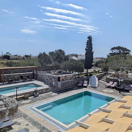 Birds With Heated Pool - Including Car And Breakfast 4*