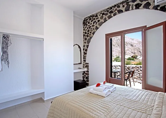 Birds With Heated Pool - Including Car And Breakfast Perissa (Santorini)