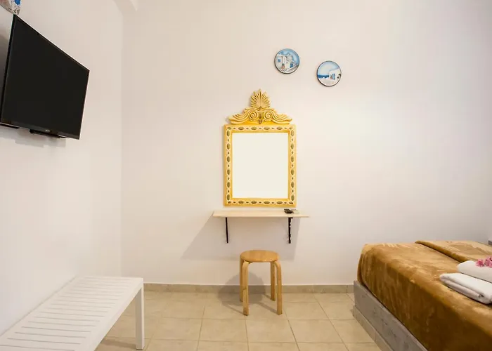 Birds With Heated Pool - Including Car And Breakfast