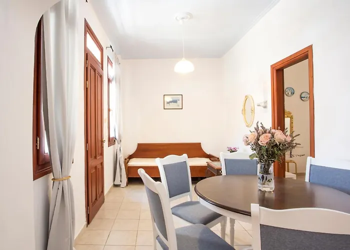 Aparthotel Birds With Heated Pool - Including Car And Breakfast