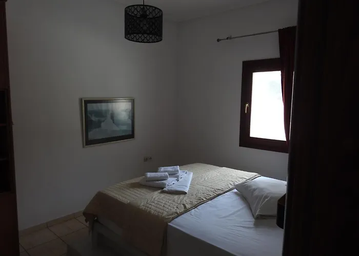 Birds With Heated Pool - Including Car And Breakfast Lägenhetshotell 4*