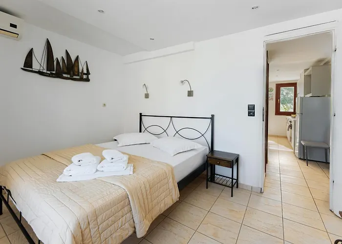 Lägenhetshotell Birds With Heated Pool - Including Car And Breakfast