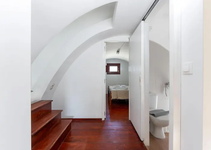 Birds With Heated Pool - Including Car And Breakfast Lägenhetshotell Perissa (Santorini)