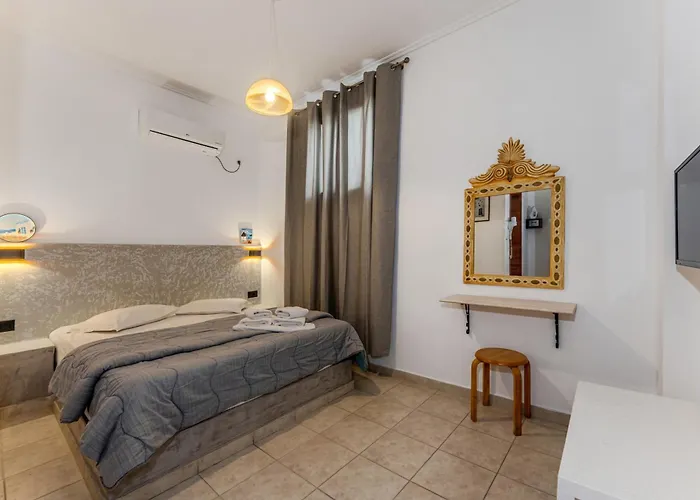 Lägenhetshotell Birds With Heated Pool - Including Car And Breakfast 4*