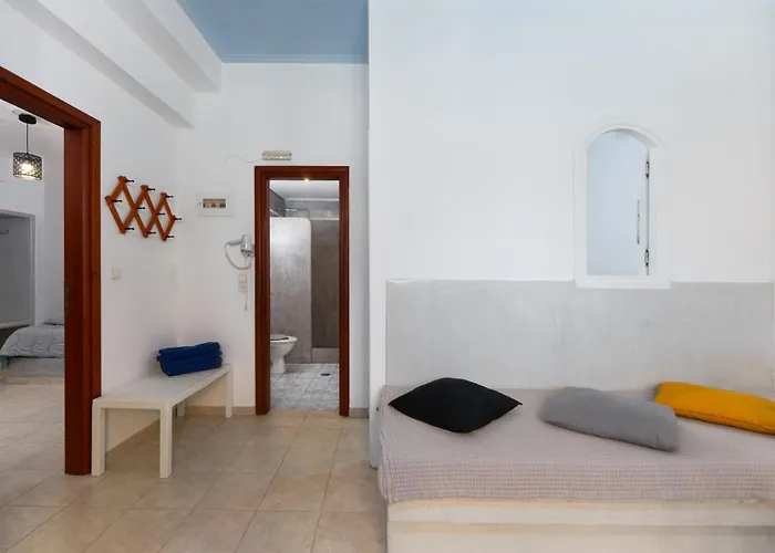 Birds With Heated Pool - Including Car And Breakfast Lägenhetshotell