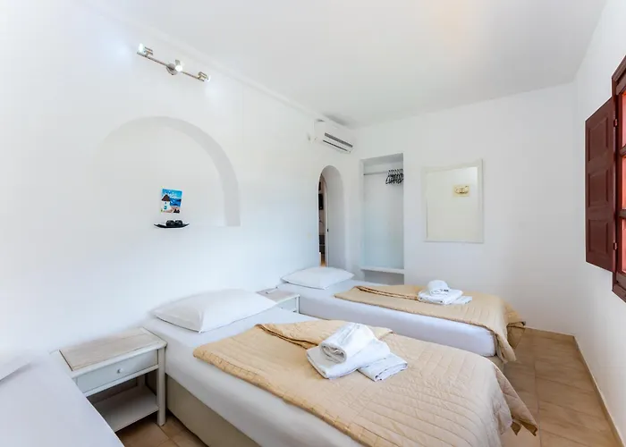 Birds With Heated Pool - Including Car And Breakfast Perissa (Santorini)