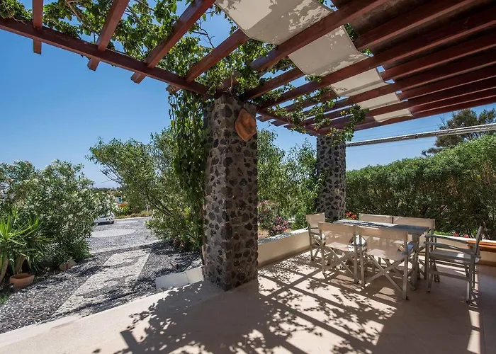 Lägenhetshotell Birds With Heated Pool - Including Car And Breakfast