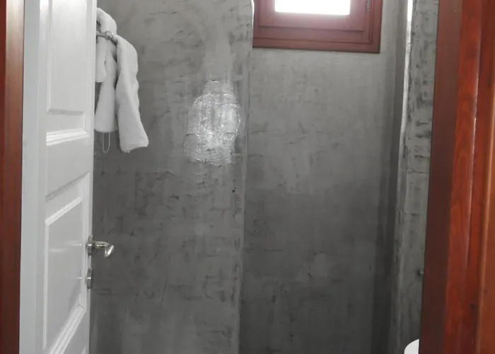 Birds With Heated Pool - Including Car And Breakfast Lägenhetshotell 4*