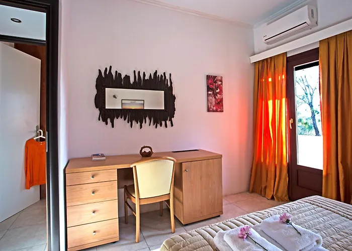 Birds With Heated Pool - Including Car And Breakfast Lägenhetshotell Perissa (Santorini)