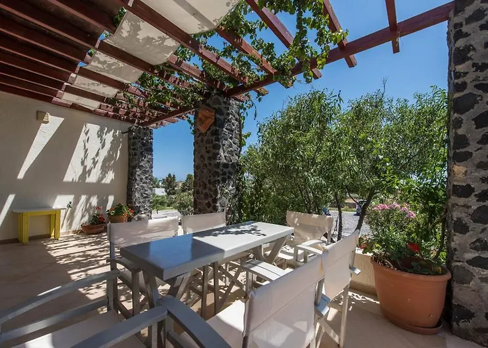 Birds With Heated Pool - Including Car And Breakfast 4*