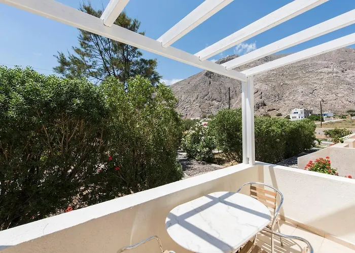 Birds With Heated Pool - Including Car And Breakfast Lägenhetshotell