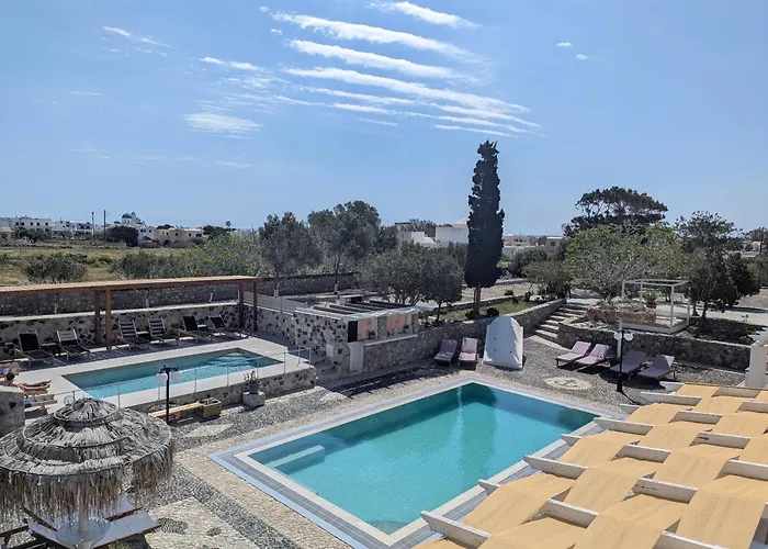 Birds With Heated Pool - Including Car And Breakfast 4*