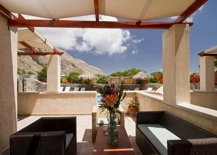 Birds With Heated Pool - Including Car And Breakfast 4* 페리사