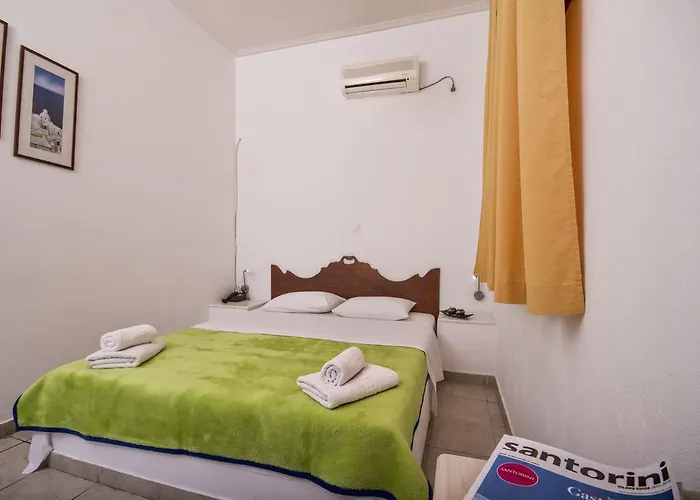 Birds With Heated Pool - Including Car And Breakfast Aparthotel